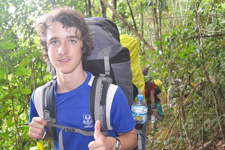 2 Días Multi Aventura en Nam Ha NPA: Trek y Kayak