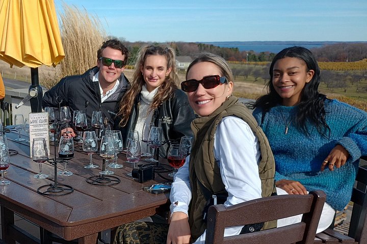 MOVIE STARS 2 Day Traverse Wine Country 2 Peninsula WINE TOUR