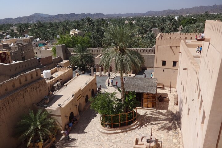 Excursión de día completo a Nizwa, Jabrin y Misfat Al Abreyeen