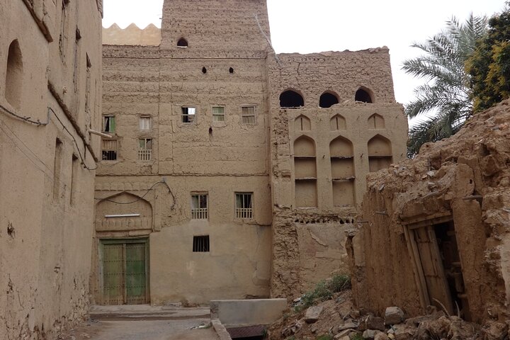 Excursión de día completo a Nizwa, Jabrin y Misfat Al Abreyeen