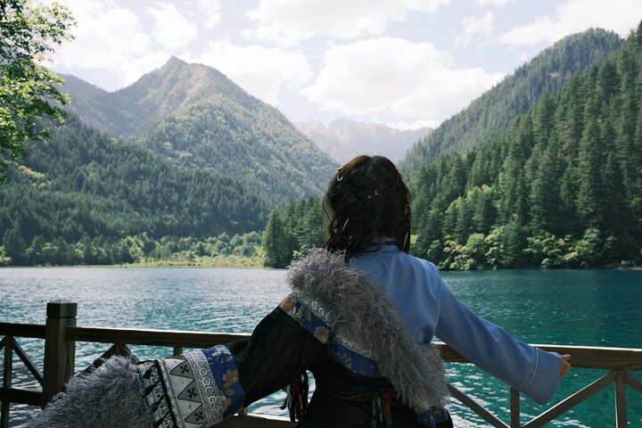 Excursão VIP Privada: Experiência de 2 dias em Jiuzhaigou/Huanglong