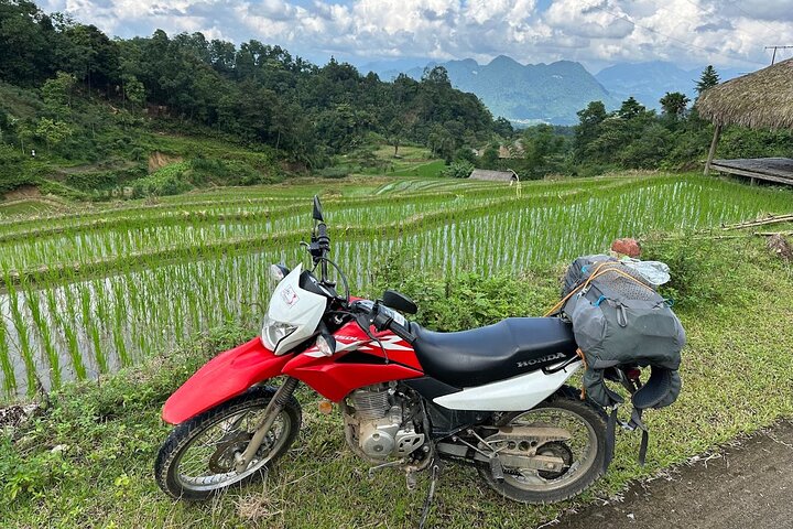 Ha Giang Loop 4 Jours 3 Nuits Tour à moto avec cavalier facile