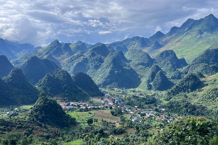 Ha Giang Loop 4 Jours 3 Nuits Tour à moto avec cavalier facile