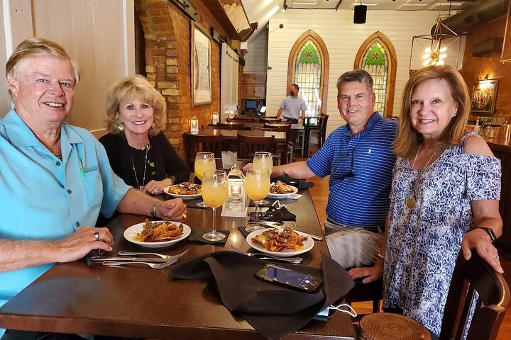Friday Night - Date Night Cocktails i Greenville, South Carolina