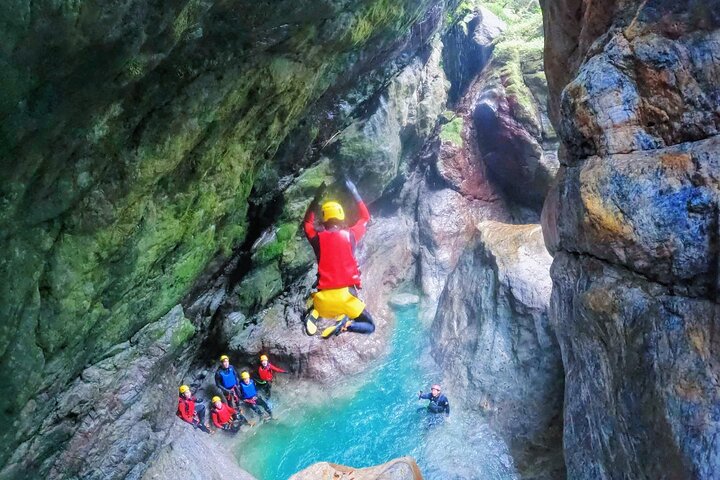 Canyoningtour in de mooiste kloof van Niyodogawa