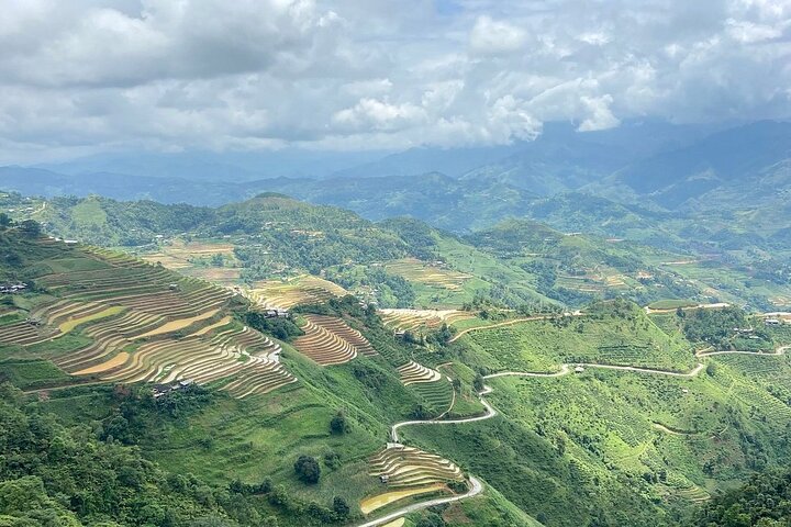 Ha Giang Loop 4 Jours 3 Nuits Tour à moto avec cavalier facile