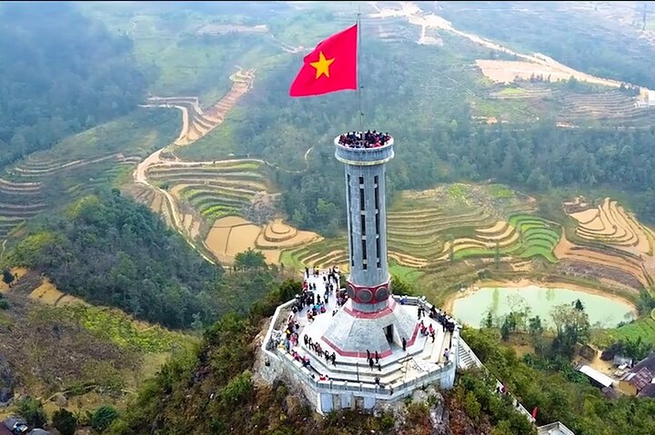 Ha Giang Loop 4 Jours 3 Nuits Tour à moto avec cavalier facile