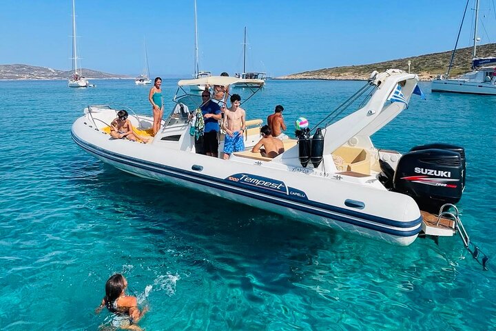 Esplora le Cicladi di Paros Antiparos con un tour privato di lusso