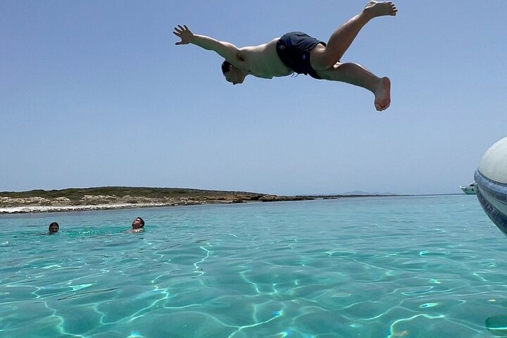 Esplora le Cicladi di Paros Antiparos con un tour privato di lusso