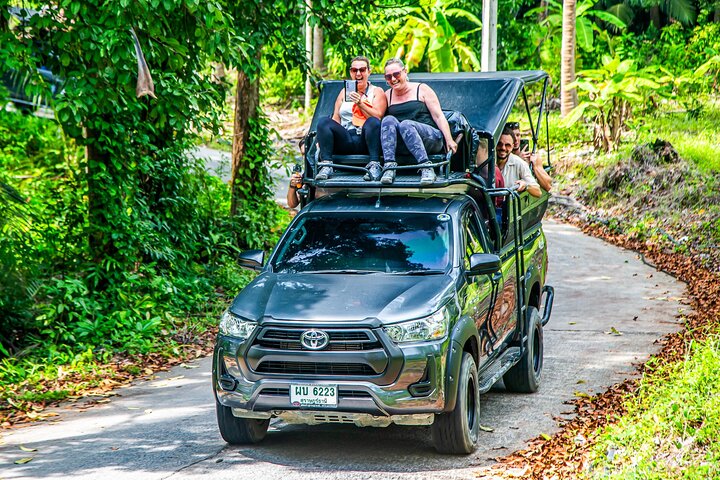 Tour di 6 ore sulla cura degli elefanti e nella giungla in fuoristrada a Koh Samui