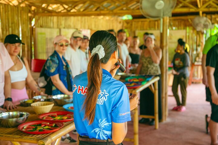Tour di 6 ore sulla cura degli elefanti e nella giungla in fuoristrada a Koh Samui