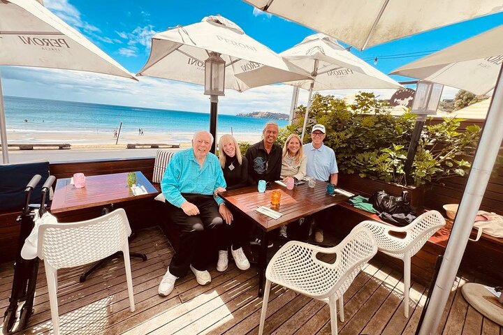 Auckland: Waiheke Island Seafront lunsj og premium vin tur