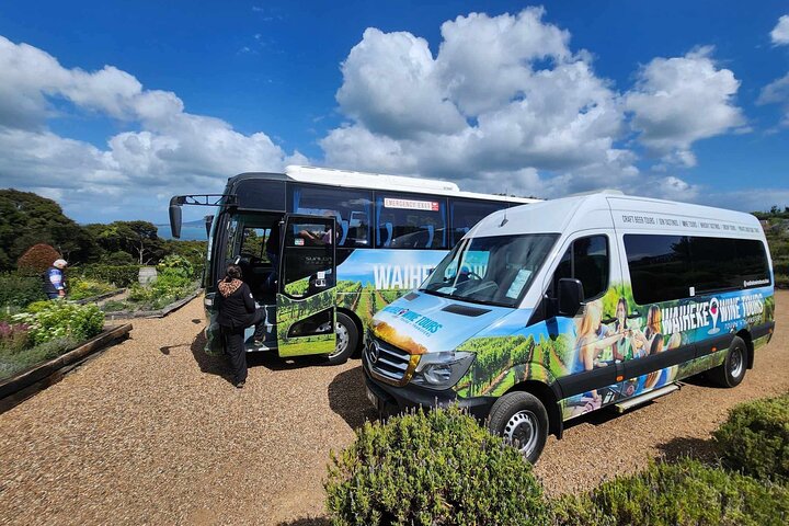 Auckland : Waiheke Island Scenic Tour 4 vingårder, lokale guider