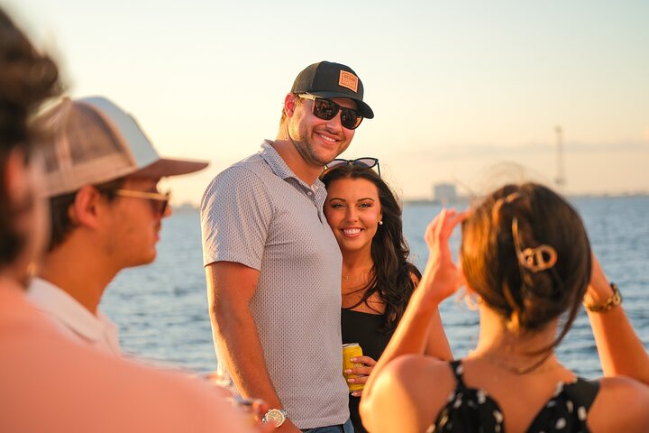 Hoteller i nærheten av Charleston Iconic Sunset Sail - Lux Catamaran w/Bar & Bad