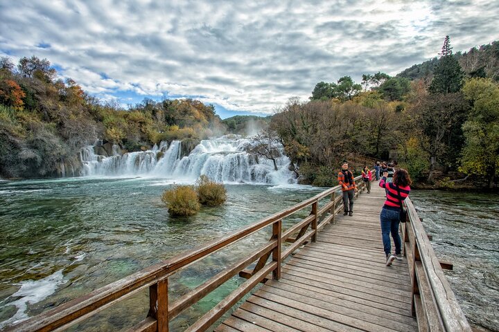 Da Trogir, Seget, Okrug: Cascate di Krka & tour culturale di Sebenico