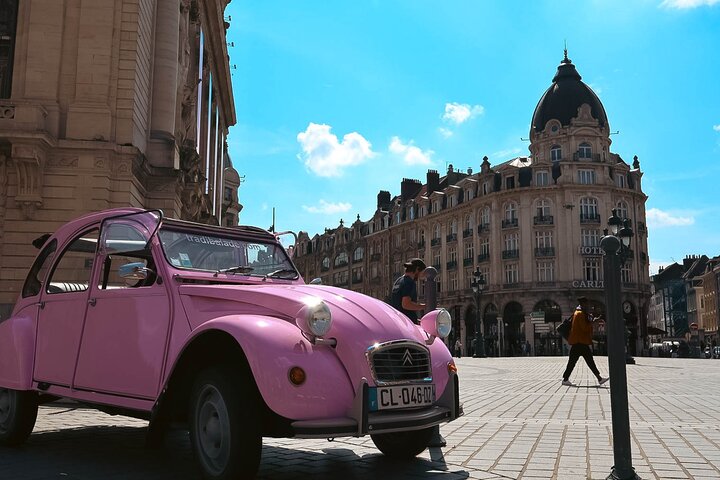 Tour guidato privato di 30 minuti di Lille in 2CV convertibile