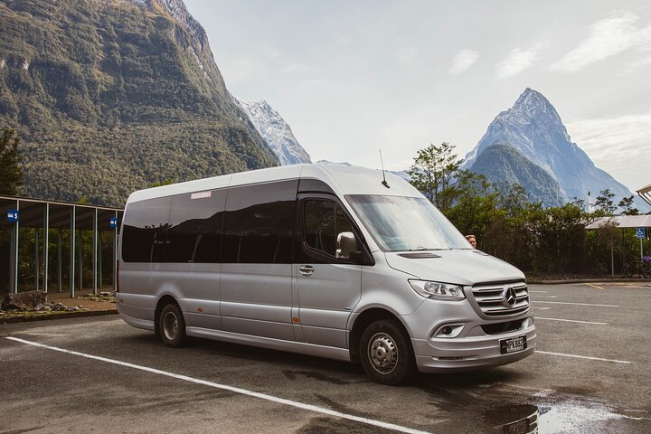 Milford Sound Coach, Cruise en Flight Sightseeing Tour vanuit Queenstown