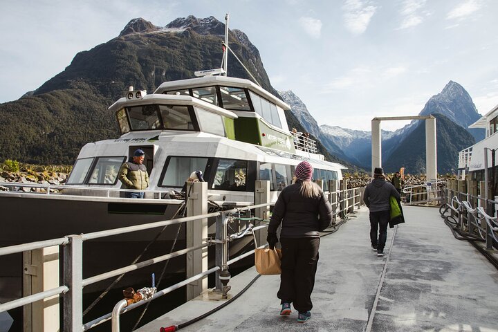 Milford Sound Coach, Cruise en Flight Sightseeing Tour vanuit Queenstown