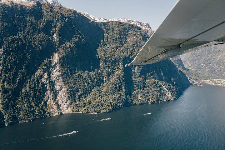 Milford Sound Coach, Cruise en Flight Sightseeing Tour vanuit Queenstown
