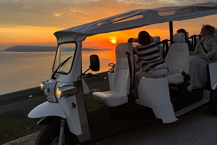 Makarska: Skywalk Tour med en Tuk Tuk - Skip the line billett