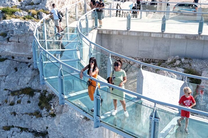 Makarska: Skywalk Tour med en Tuk Tuk - Skip the line billett