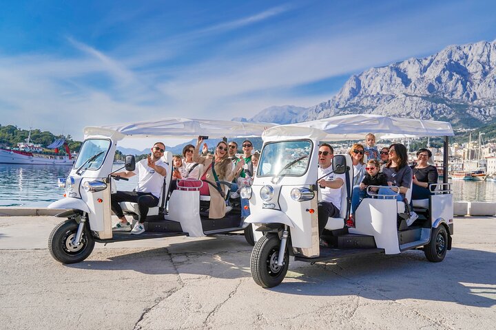 Makarska: Skywalk Tour med en Tuk Tuk - Skip the line billett