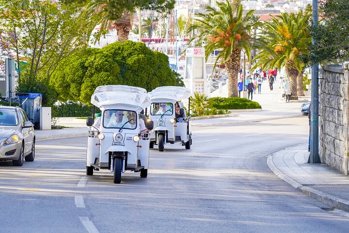 Makarska: Skywalk Tour med en Tuk Tuk - Skip the line billett