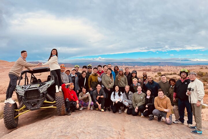 BEST! Tour en U-Drive 4X4 por Moab + Pistas de dinosaurios!