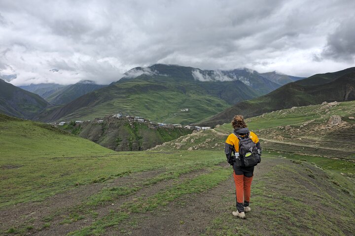 Trekking fjerntliggende landsbyer i Aserbajdsjans bjerge i 9 dage