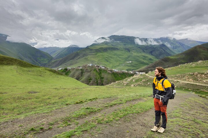 Trekking fjerntliggende landsbyer i Aserbajdsjans bjerge i 9 dage