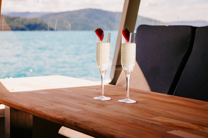 Snorkel & Whitehaven Beach Eco Cruise, Lunch | Från Airlie Beach