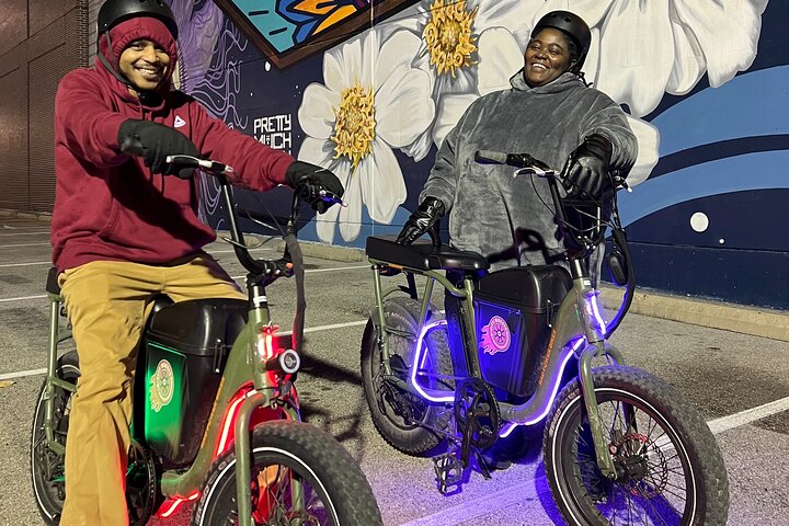 Downtown Dallas : Excursion de 2 heures à vélo électrique au coucher du soleil – Lumières de la ville et Skyline
