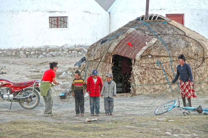 2-dages tur til Tashkorgan med Baisha Lake og Karakul Lake