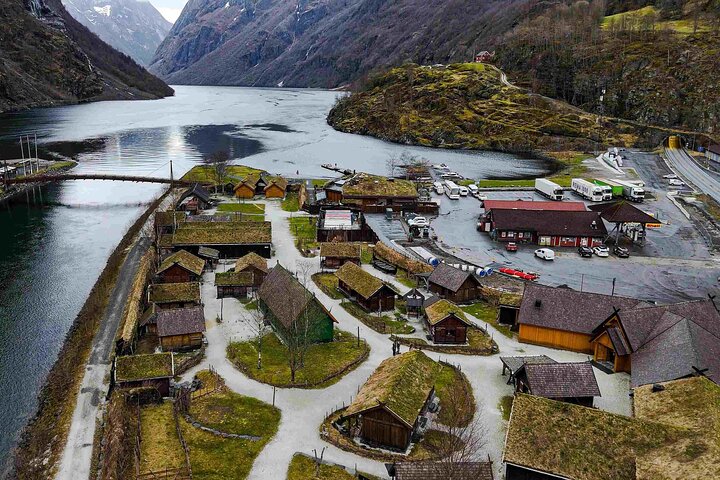 Visite guidée de Viking Village, croisière Nærøyfjorden & Flåm Railway