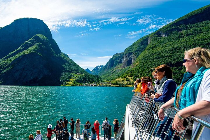 Visite guidée de Viking Village, croisière Nærøyfjorden & Flåm Railway