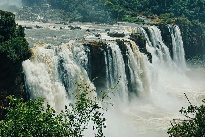 Premium 2-dages Iguazu Falls tur med flybillet fra Buenos Aires