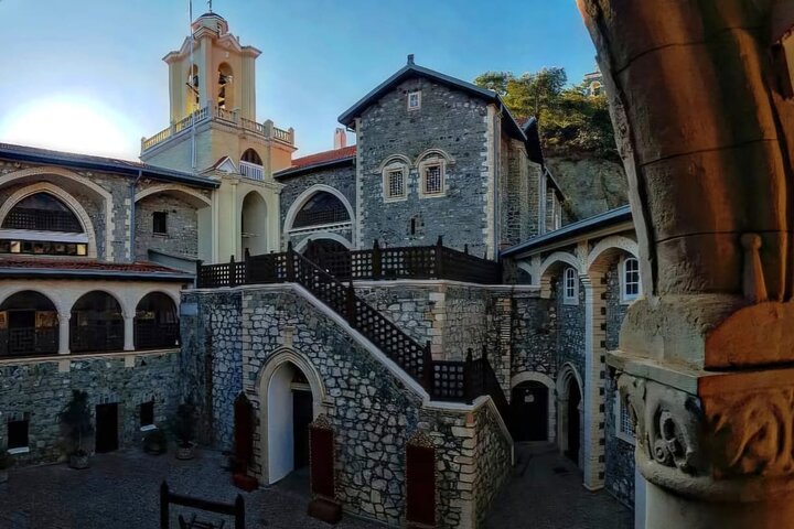 Excursão de autocarro pelas montanhas Troodos, Kykkos e Omodos a partir de Pafos