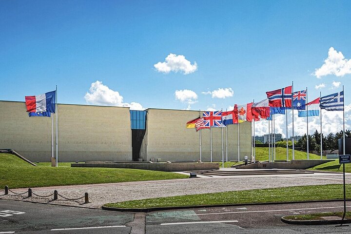 Caen: Biglietto Memorial Museum con audio tour e mappa degli approdi del D-Day