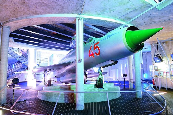 Caen: Biglietto Memorial Museum con audio tour e mappa degli approdi del D-Day