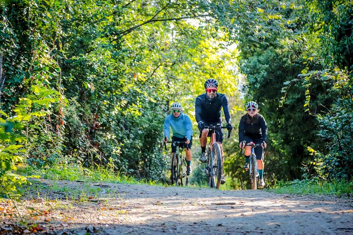 E Bike Alquiler de carreteras de grava y visitas guiadas