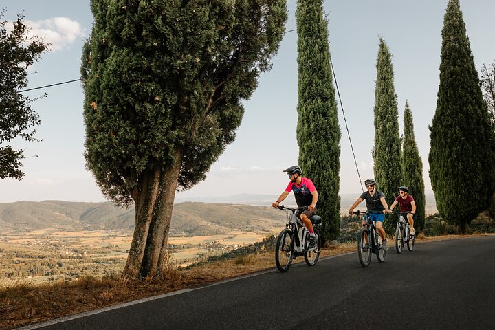 Cortona - Facile eBike tour guidato intorno alla città Etrusca
