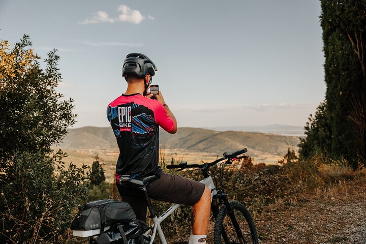 Cortona - Facile eBike tour guidato intorno alla città Etrusca