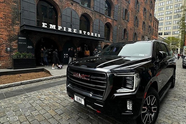 Zwarte SUV-overdracht van of naar JFK, LGA, EWR - alle kosten inbegrepen