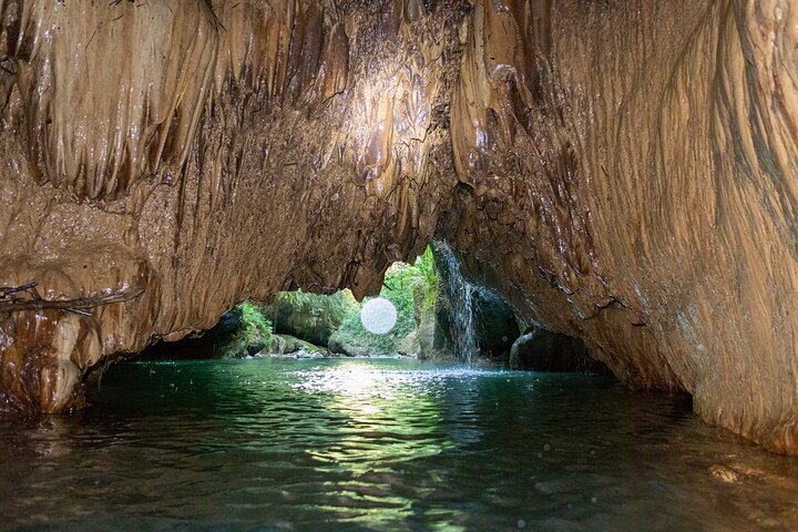 Cueva del Indio en Charco Azul Grot en Waterval Avontuur
