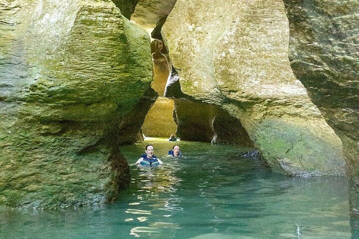 Cueva del Indio en Charco Azul Grot en Waterval Avontuur