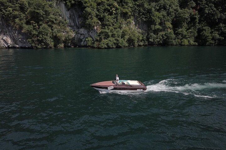 1H - 4H Tour Privado en Barco por el Lago de Como 6 pax