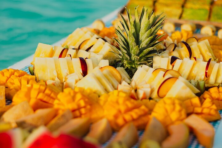 Tour en barco por la laguna de Bacalar con barra libre y aperitivos