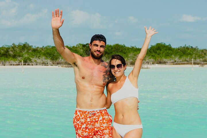 Tour en barco por la laguna de Bacalar con barra libre y aperitivos