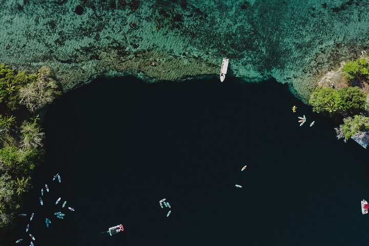 Tour en barco por la laguna de Bacalar con barra libre y aperitivos