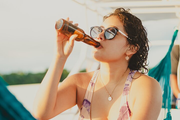Tour en barco por la laguna de Bacalar con barra libre y aperitivos